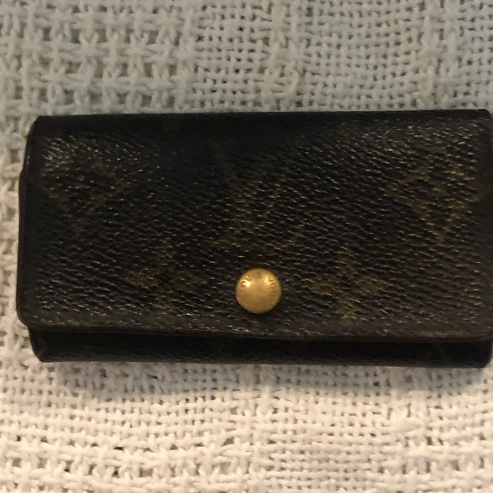 LOUIS VUITTON M69517 Monogram Multicle 4 Key Case 4 Rows Vintage Gold